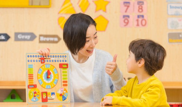 盈利通 夸“你聪明、你真棒”是在坑孩子，“花式夸法”夸到点子上才有用